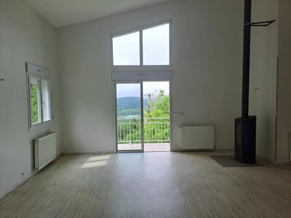Maison contemporaine en ossature bois avec vue dominante