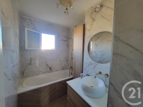 Appartement T4 à vendre  4 pièces - 97,81 m2 COGOLIN - 83