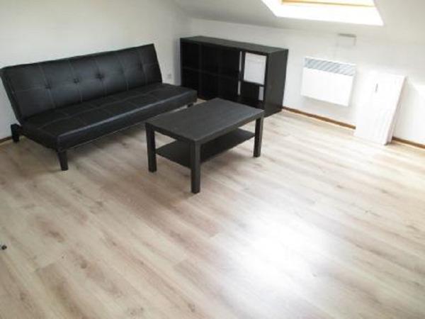Appartement Reims 1 pièce(s) 20 m2 - rue Macquart (3ème droite sur cour)