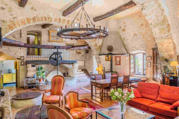 Maison à CARROS (06510)