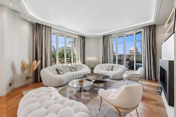 Paris XVI - Duplex contemporain, à deux pas du Trocadéro et de l'avenue Georges Mandel.