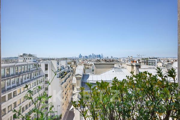 Paris XVI - Duplex contemporain, à deux pas du Trocadéro et de l'avenue Georges Mandel.