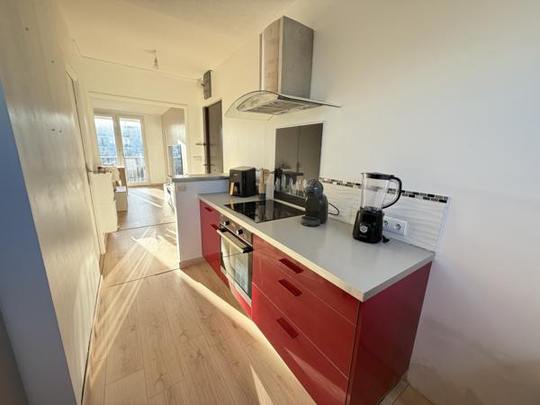 Marignane (13700) Marignane ( 13700) Vente appartement 73 m2 carrez Expo sud 2 éme étage traversant avec balcon .