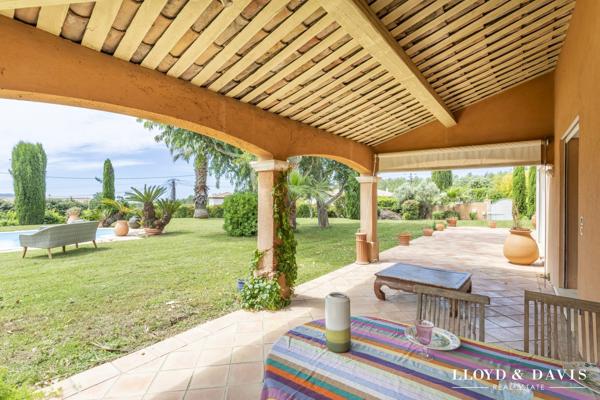 VILLA FAMILIALE AVEC VUE MER