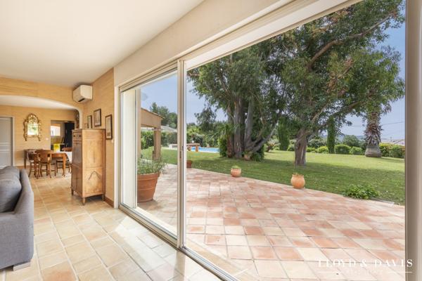 VILLA FAMILIALE AVEC VUE MER