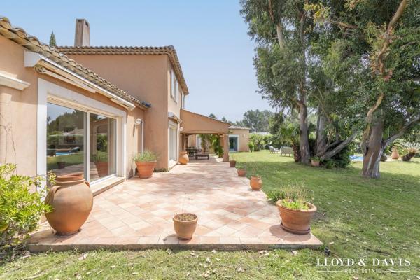 VILLA FAMILIALE AVEC VUE MER