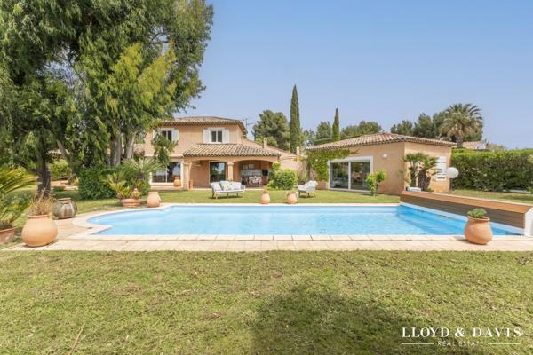 VILLA FAMILIALE AVEC VUE MER