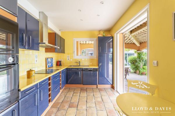 VILLA FAMILIALE AVEC VUE MER
