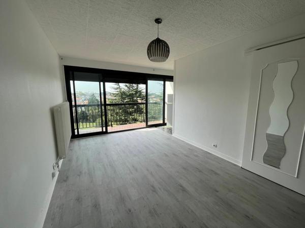 Appartement à louer    1 pièce • 24,58 m2 Talence