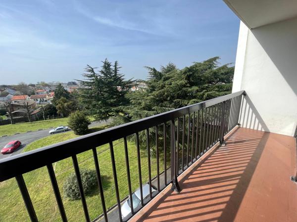 Appartement à louer    1 pièce • 24,58 m2 Talence