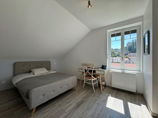 A vendre, au centre ville de Périgueux (24000), état irréprochable pour cette très belle maison de ville type 5 avec grand jardin