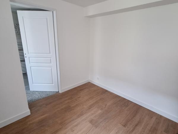 Location Appartement rénové 2 pièces Pussay (91740) - centre ville