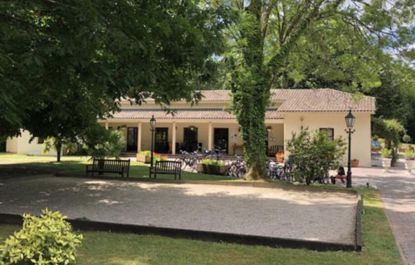 Maison de vacances de 60 m2 située dans le parc résidentiel du Château de Salles