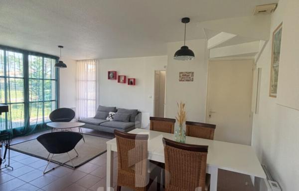 Maison de vacances de 60 m2 située dans le parc résidentiel du Château de Salles