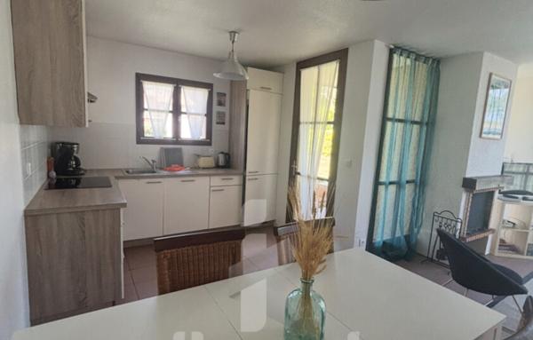 Maison de vacances de 60 m2 située dans le parc résidentiel du Château de Salles