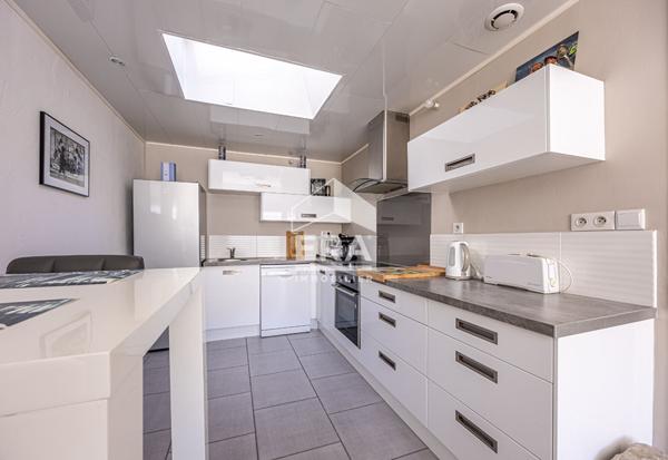 PROCHE BREUILLET - CHARMANTE MAISON - LOTISSEMENT CALME