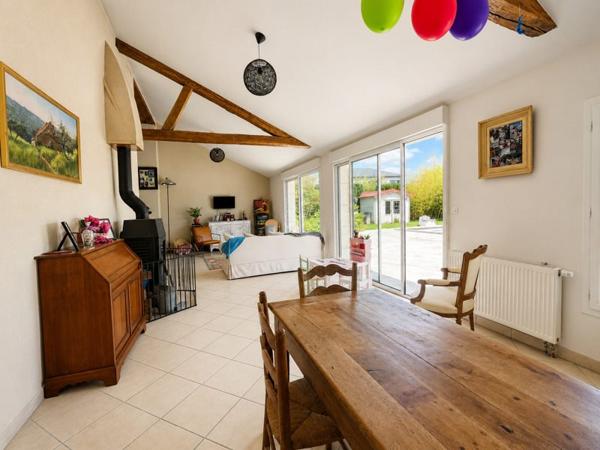 Maison à vendre 382 239 € Saint-Doulchard 5 p 171 m² DPE C