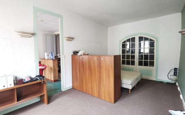 Maison à vendre    6 pièces • 174,22 m2 Montluel