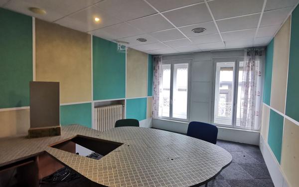 Maison à vendre    6 pièces • 174,22 m2 Montluel