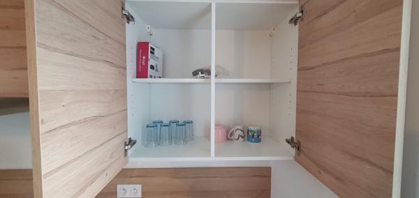 Studio meublé dans immeuble en centre ville de Bressuire dans rue calme