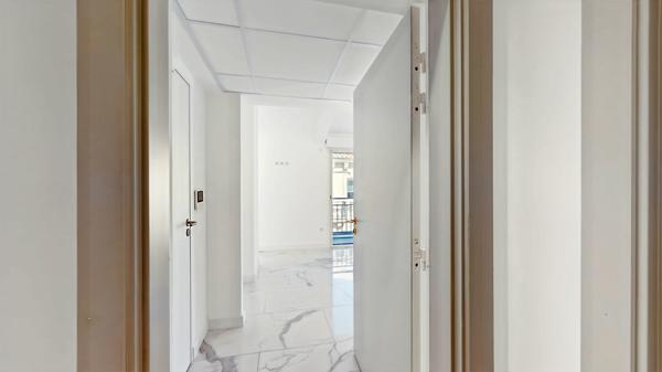 Marseille (13006) 2 PIECES DERNIER ETAGE TERRASSE VUE MER MARSEILLE COURS JULIEN 13006