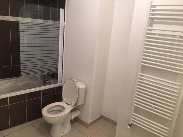 A louer appartement de type 2 meublé avec terrasse et parking à Marseille 13006 LODI