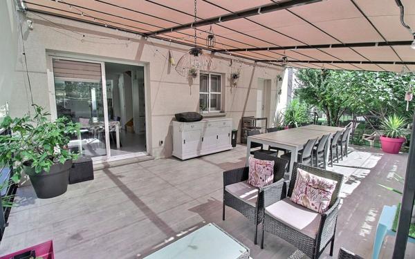 Maison à vendre    6 pièces •  Marseille 13