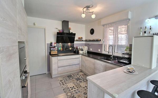 Maison à vendre    6 pièces •  Marseille 13