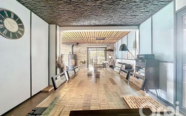 Maison à vendre    5 pièces •  Carros