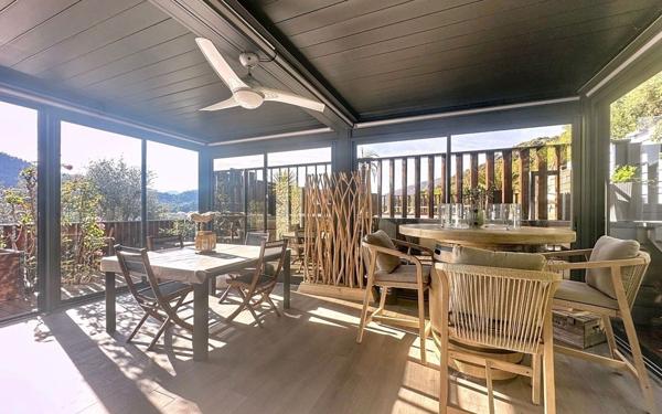 Maison à vendre    5 pièces •  Carros