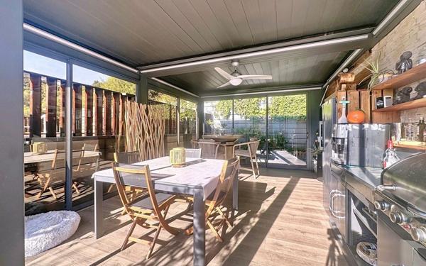 Maison à vendre    5 pièces •  Carros