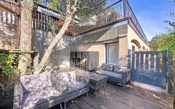 Maison à vendre    5 pièces •  Carros