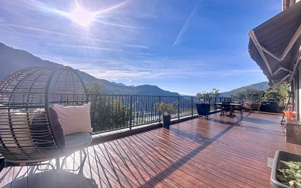 Maison à vendre    5 pièces •  Carros