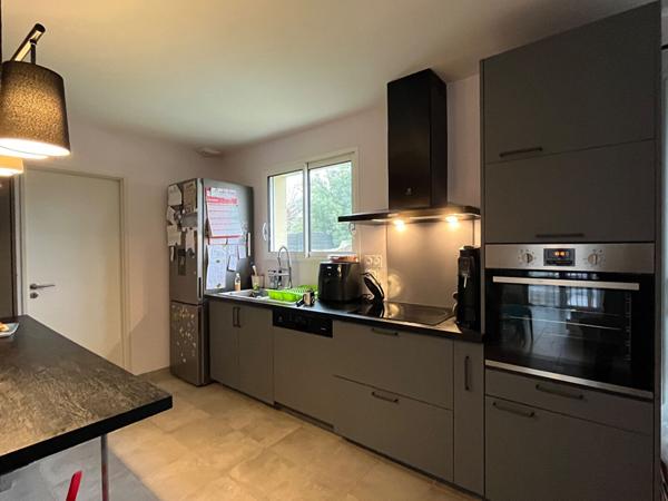 A vendre, à 15 min de Périgueux, 24330 Boulazac, Plain-pied neuf  T.4 (DPE A) en parfait état