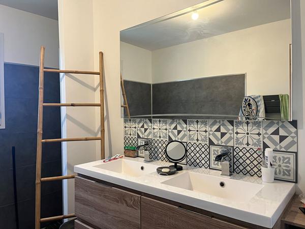 A vendre, à 15 min de Périgueux, 24330 Boulazac, Plain-pied neuf  T.4 (DPE A) en parfait état