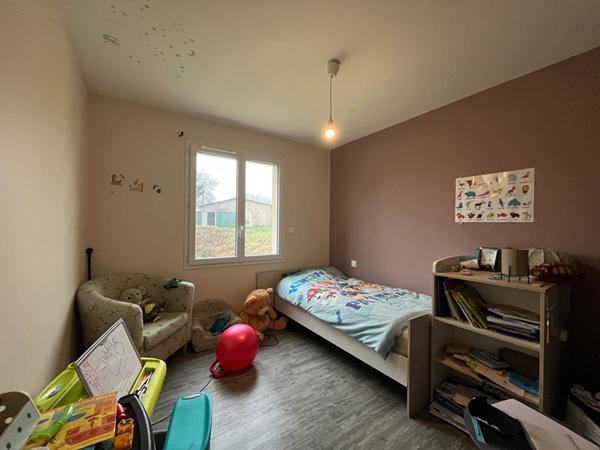 A vendre, à 15 min de Périgueux, 24330 Boulazac, Plain-pied neuf  T.4 (DPE A) en parfait état