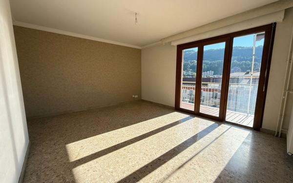 Appartement à louer    3 pièces • 6 398 m2 Gap