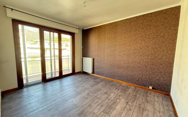 Appartement à louer    3 pièces • 6 398 m2 Gap