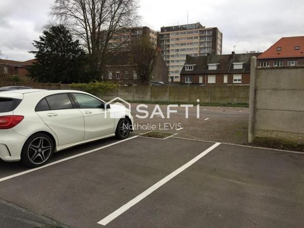 Rare opportunité à saisir : INVESTISSEMENT FACILE avec des places de parkings