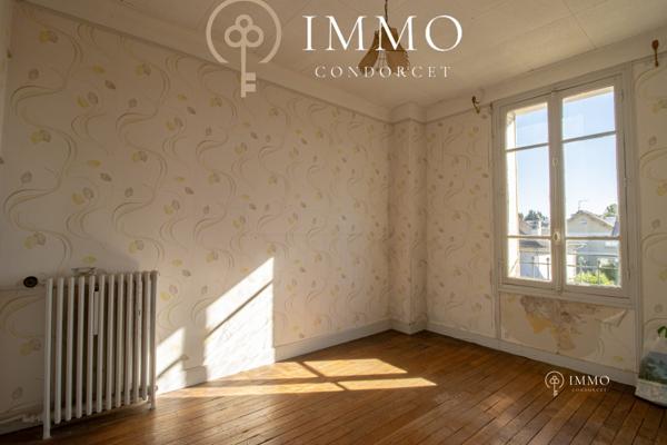 Meulière avec toit terrasse, proche centre ville