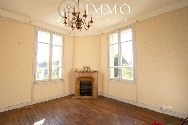 Meulière avec toit terrasse, proche centre ville