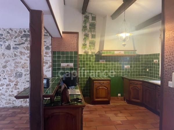 MARSEILLE 9EME Maison Mitoyenne à vendre 5 pièces 650 000 EUROS, 184m2 au sol, 166m2 carrez, 120M2 TERRAIN