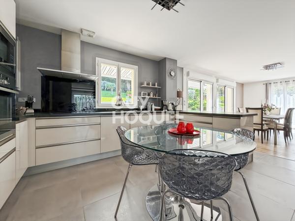 MAISON À VENDRE DE 7 PIÈCES DE 185,00 M²