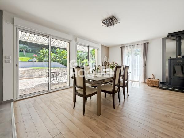 MAISON À VENDRE DE 7 PIÈCES DE 185,00 M²