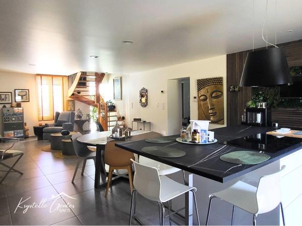 Maison familiale, soignée, idéalement située