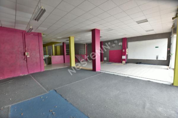 Grand local commercial dans le centre de Bergerac !