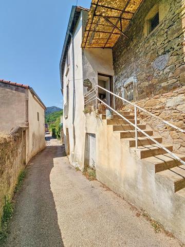 Appartement avec cour et garage