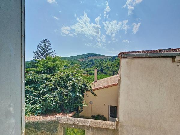 Appartement avec cour et garage