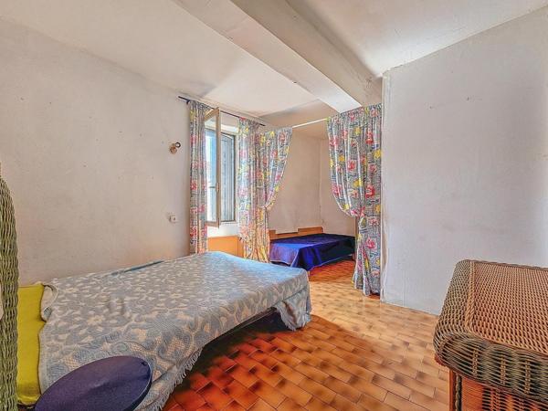 Appartement avec cour et garage