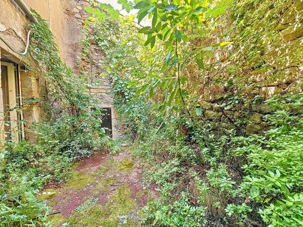 Appartement avec cour et garage